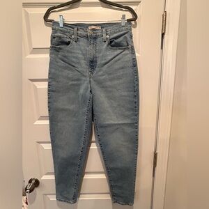 Levi’s BNWOT High Waisted Mom Jeans - 30